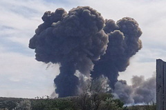 Число пострадавших из-за взрывов на аэродроме в Крыму выросло