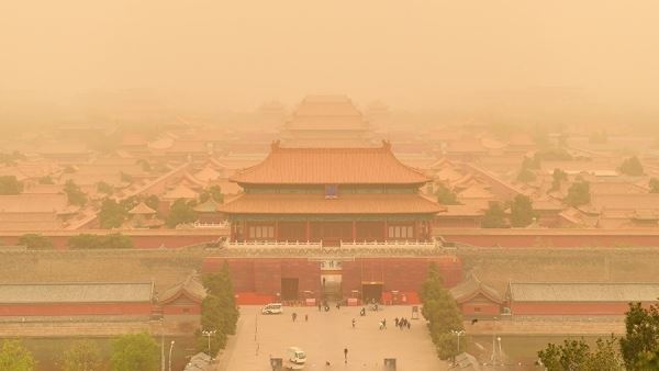 На Китай обрушилась крупнейшая за 20 лет песчаная буря