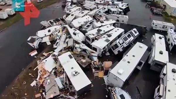 Один человек погиб и более 40 пострадали в штате Мичиган от торнадо